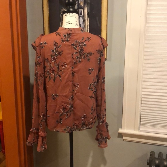 Endless Rose Semi-Sheer Bell Sleeve Blouse (L) - Picture 4 of 8